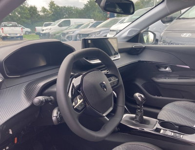 Peugeot 208 1.2 turbo Allure 100cv (7)