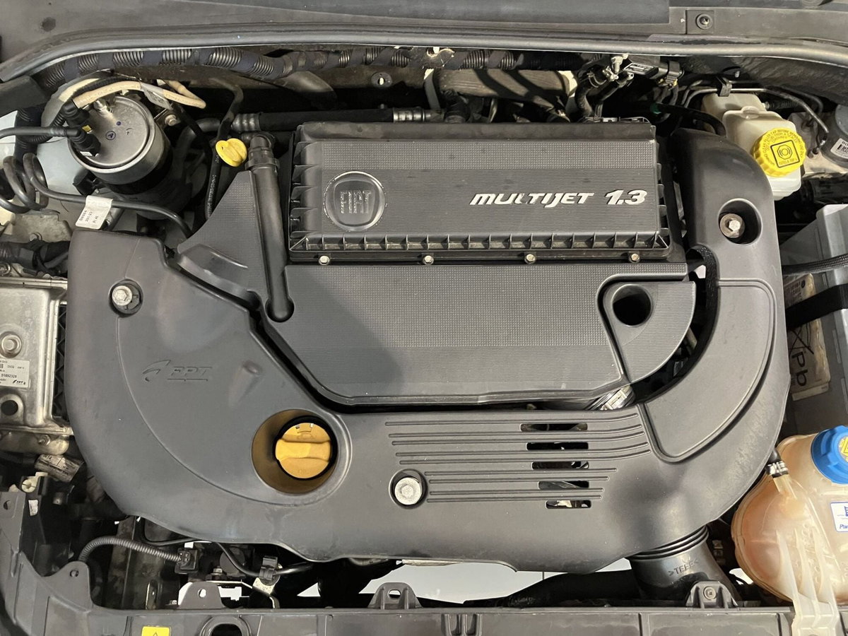 Fiat Punto Evo 1.3 MJT 95 DPF S&S 5p.Van Dynamic (15)