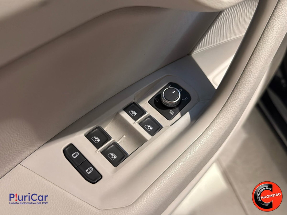 Volkswagen Touareg 3.0 V6 tdi scr Elegance 231cv auto (19)