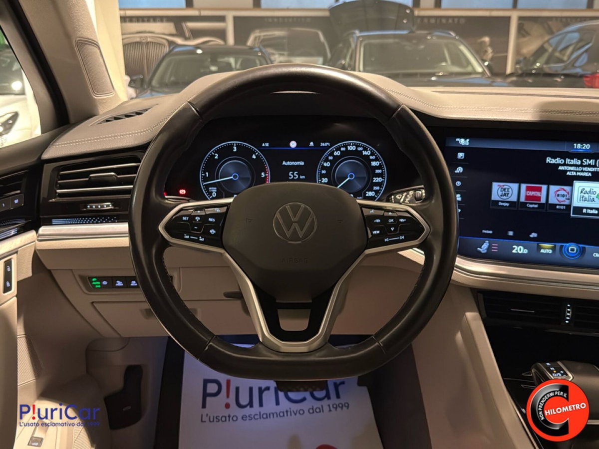 Volkswagen Touareg 3.0 V6 tdi scr Elegance 231cv auto (9)