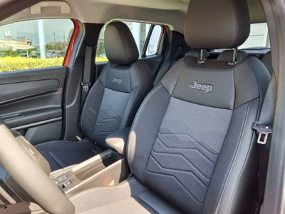 Jeep Avenger 1.2 turbo e-hybrid mhev Altitude fwd 110cv edct6 (11)
