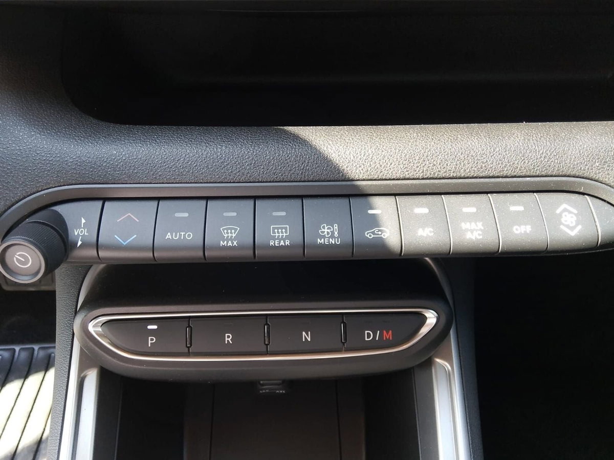 Jeep Avenger 1.2 turbo e-hybrid mhev Altitude fwd 110cv edct6 (14)