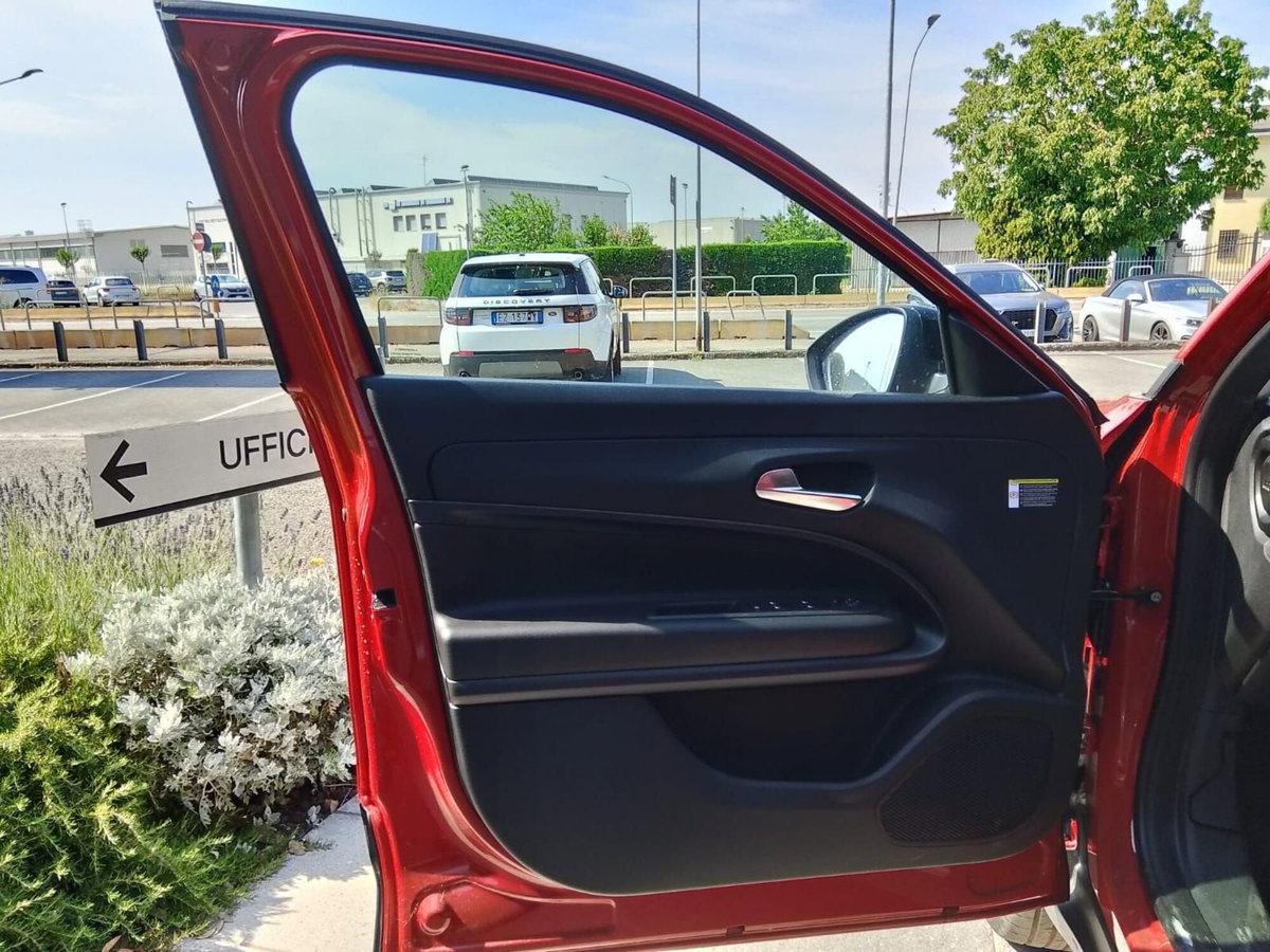 Jeep Avenger 1.2 turbo e-hybrid mhev Altitude fwd 110cv edct6 (16)