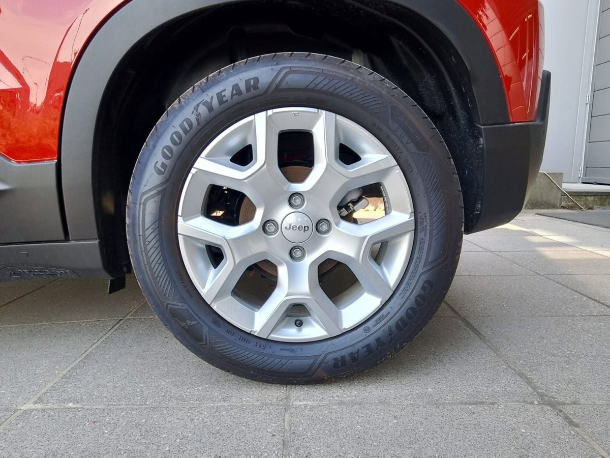Jeep Avenger 1.2 turbo e-hybrid mhev Altitude fwd 110cv edct6 (8)