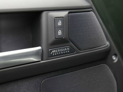 Land Rover Defender 110 3.0d i6 mhev X-Dynamic HSE awd 250cv auto (14)