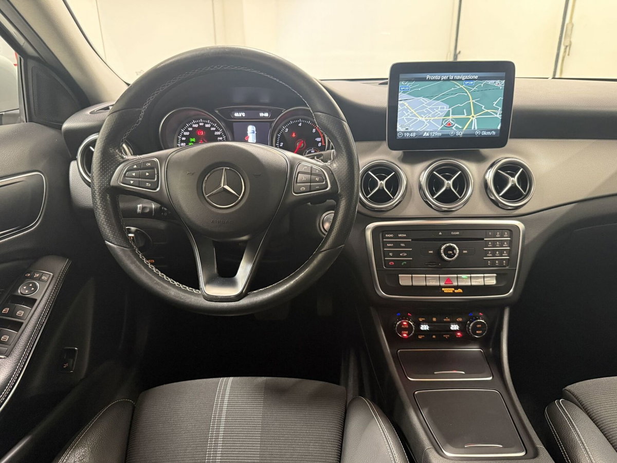 Mercedes-Benz GLA SUV 200 d Sport (4)