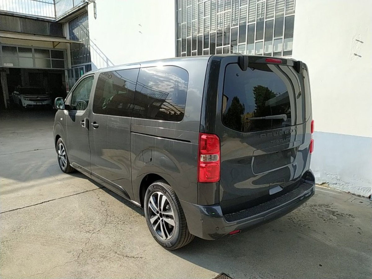 Peugeot Traveller M1 std 2.2 Bluehdi 180cv S&S Business eat8 (14)