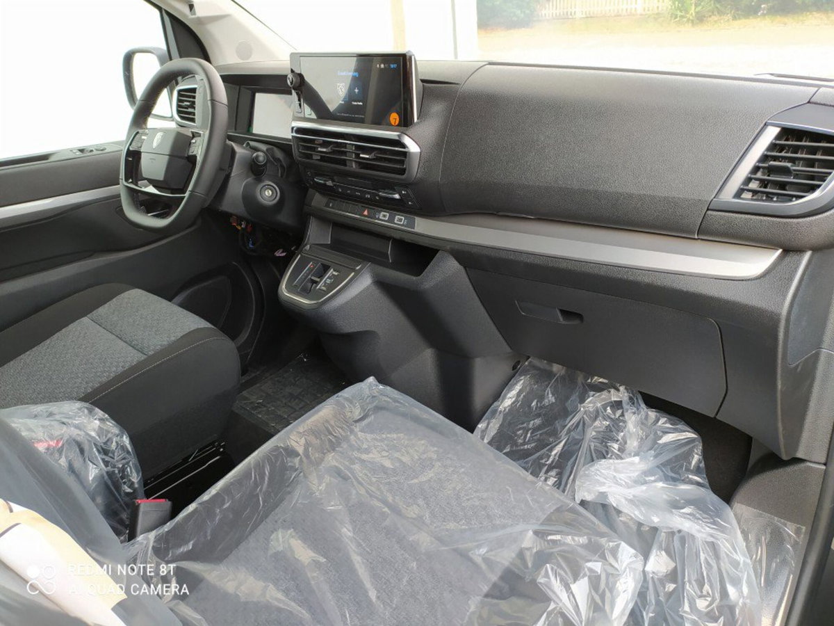 Peugeot Traveller M1 std 2.2 Bluehdi 180cv S&S Business eat8 (4)