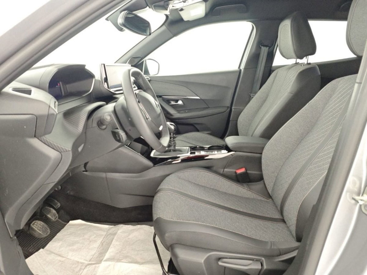 Peugeot 2008 1.2 puretech Allure s&s 100cv (11)