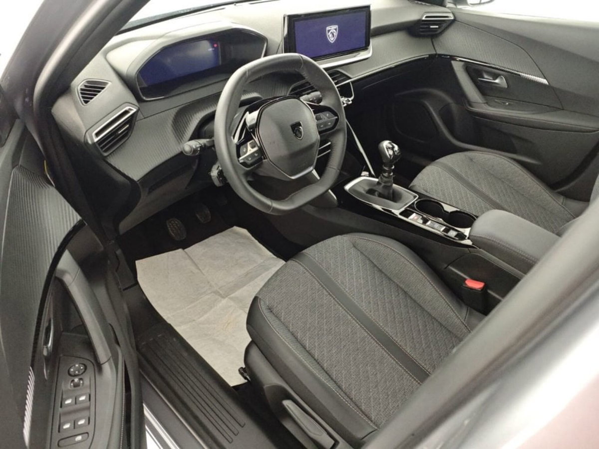 Peugeot 2008 1.2 puretech Allure s&s 100cv (9)