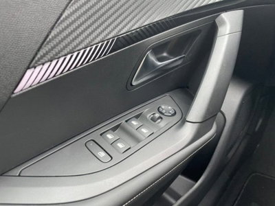 Peugeot 2008 1.2 turbo Allure 100cv (12)