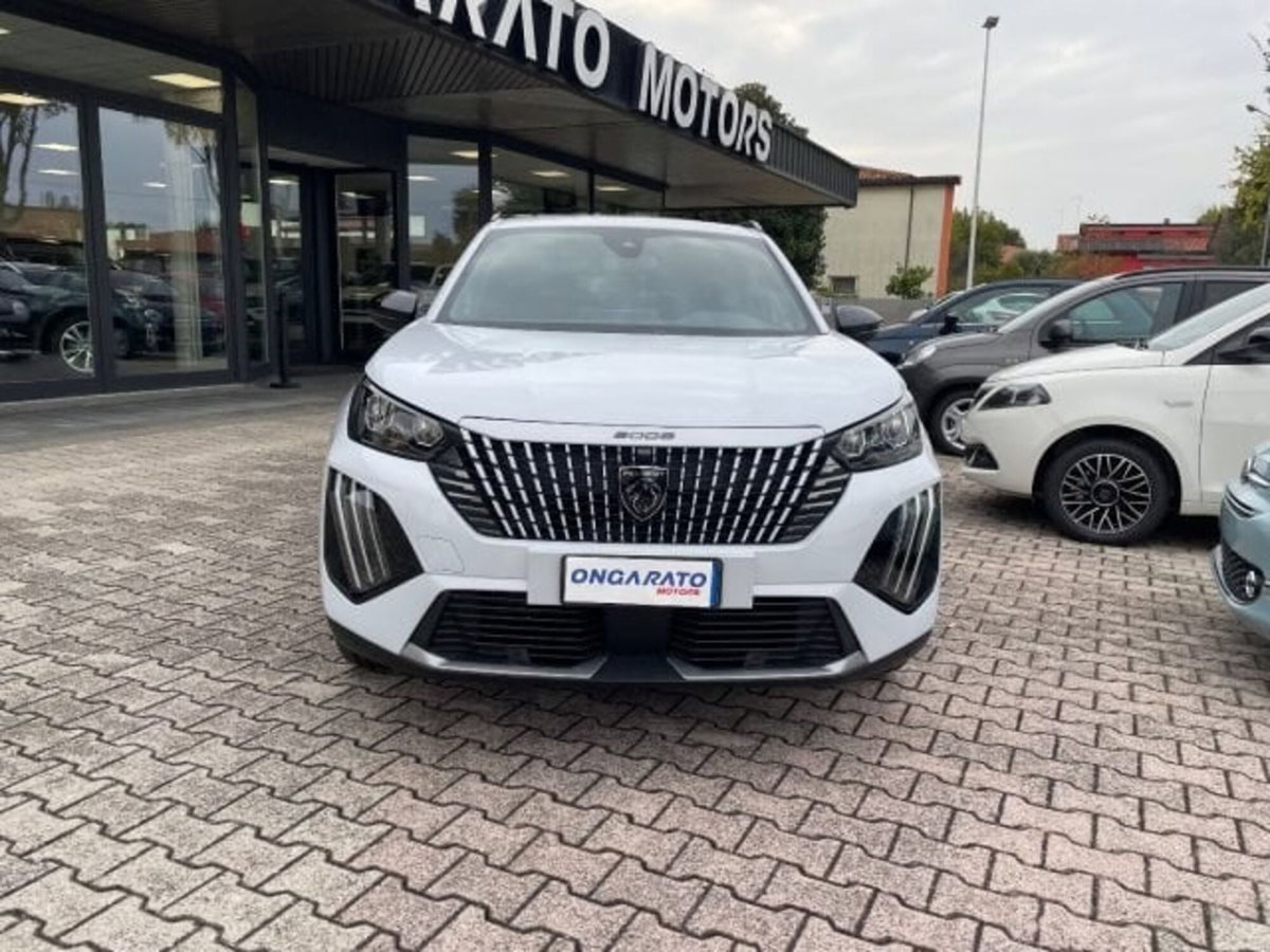 Peugeot 2008 1.2 turbo Allure 100cv (2)