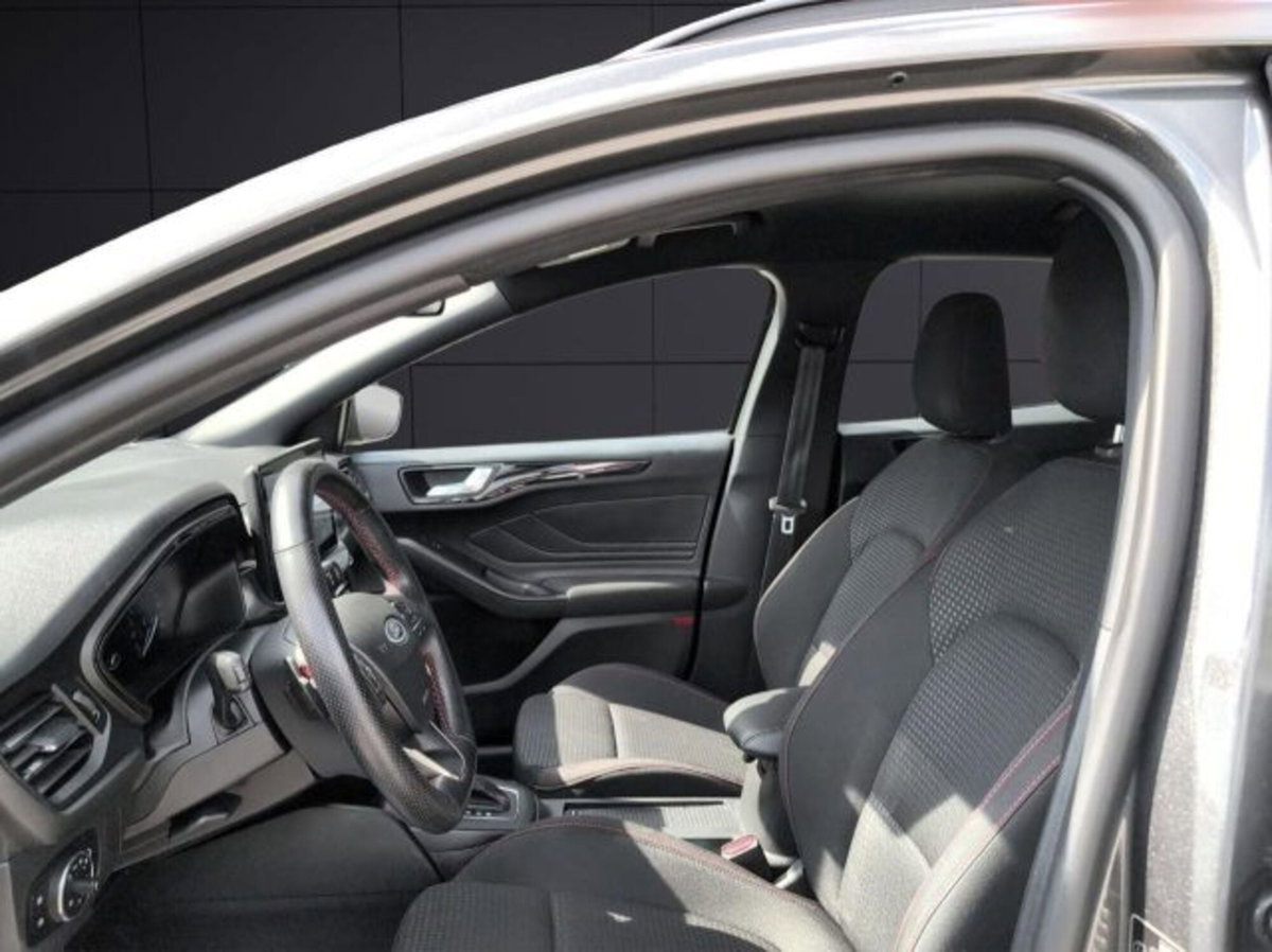 Ford Focus 1.0 EcoBoost Hybrid 125 CV Power. 5p. ST-Line Style (11)