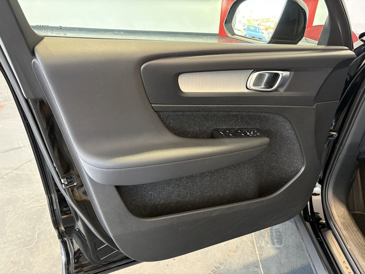 Volvo XC40 T3 Geartronic Business Plus (17)