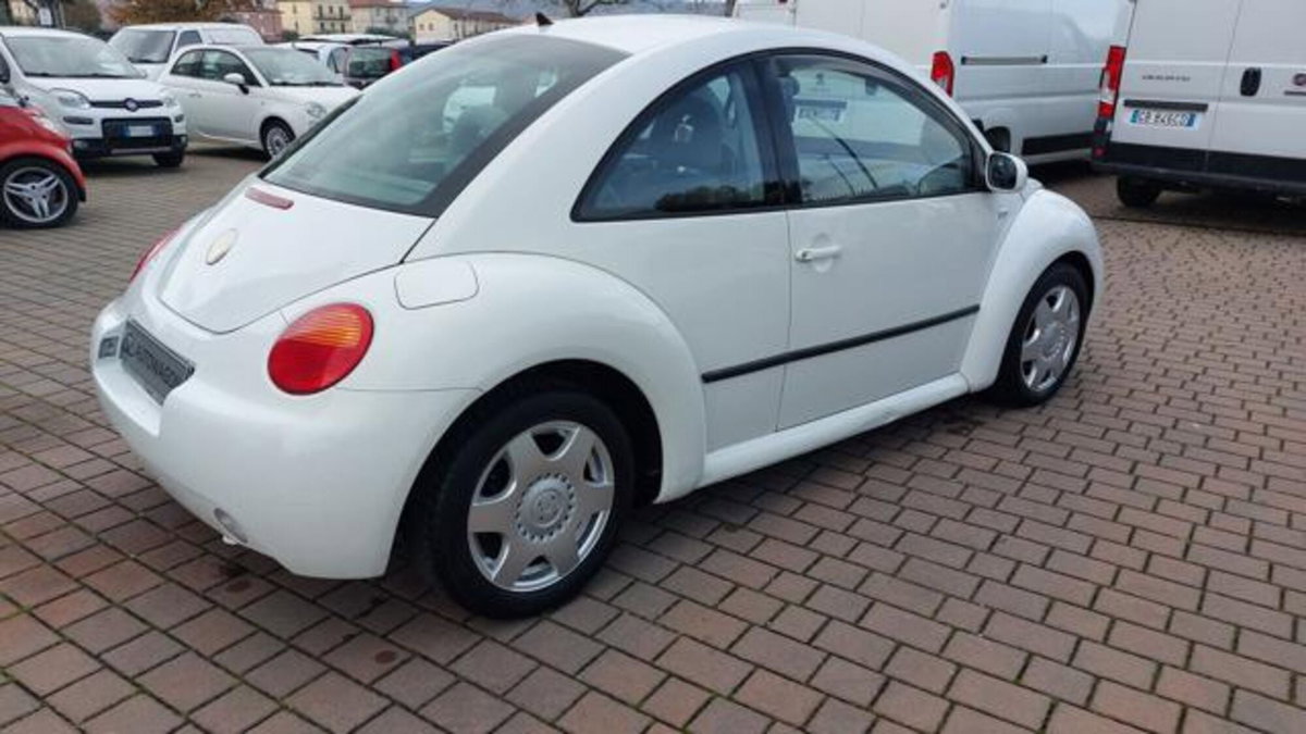 Volkswagen New Beetle TDI (3)