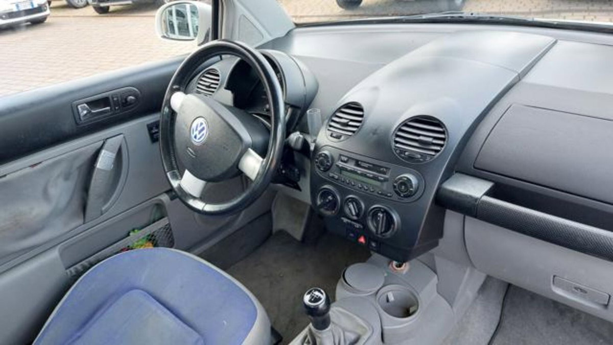 Volkswagen New Beetle TDI (8)