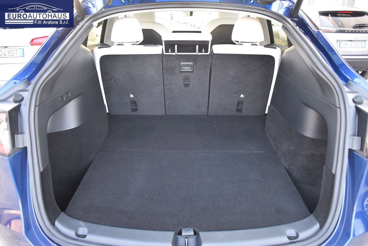 Tesla Model Y Long Range Dual Motor awd (16)