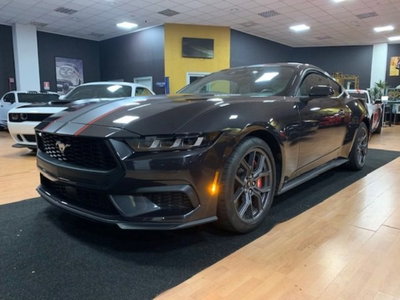 Ford Mustang Coupé Fastback 2.3 EcoBoost (4)