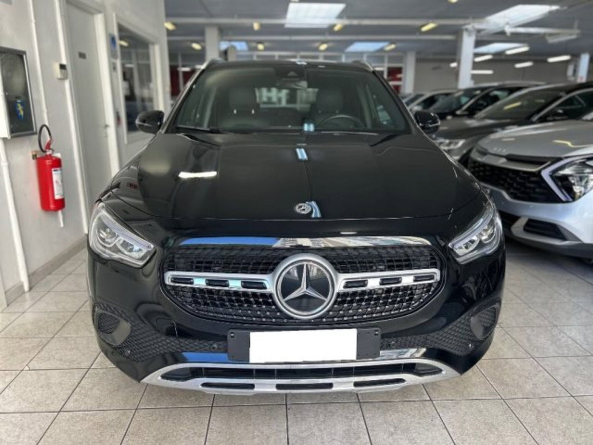 Mercedes-Benz GLA SUV 200 d Automatic Sport Plus (2)