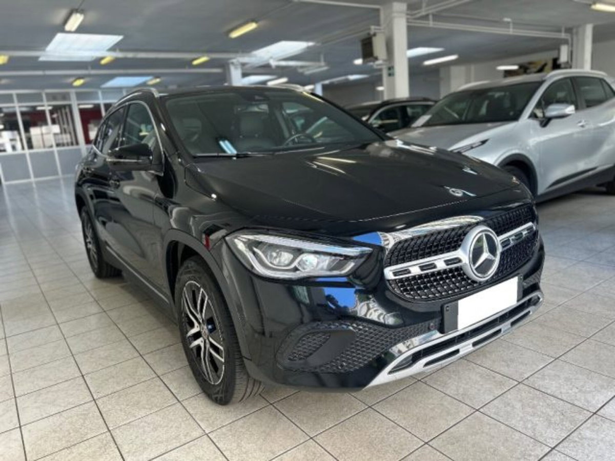 Mercedes-Benz GLA SUV 200 d Automatic Sport Plus (3)