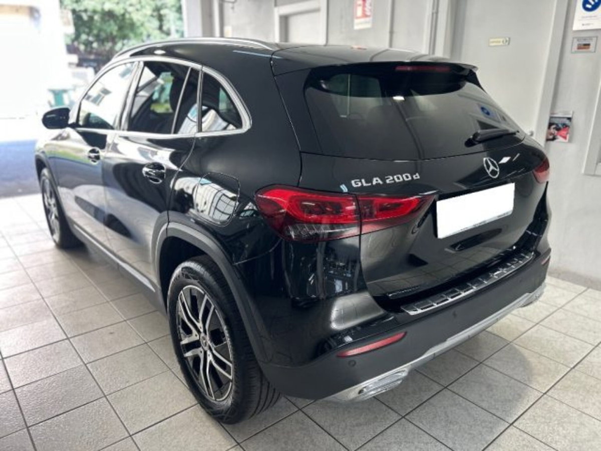 Mercedes-Benz GLA SUV 200 d Automatic Sport Plus (4)