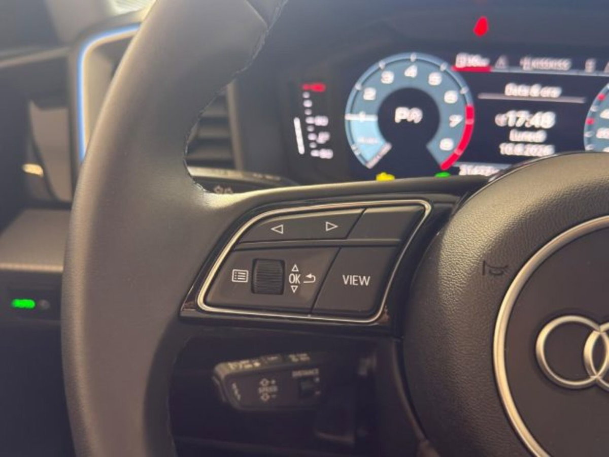 Audi A1 allstreet 30 1.0 tfsi Business 116cv (12)
