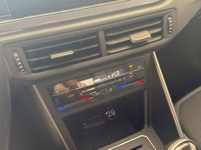 Volkswagen Polo 1.0 tsi Style 95cv (17)