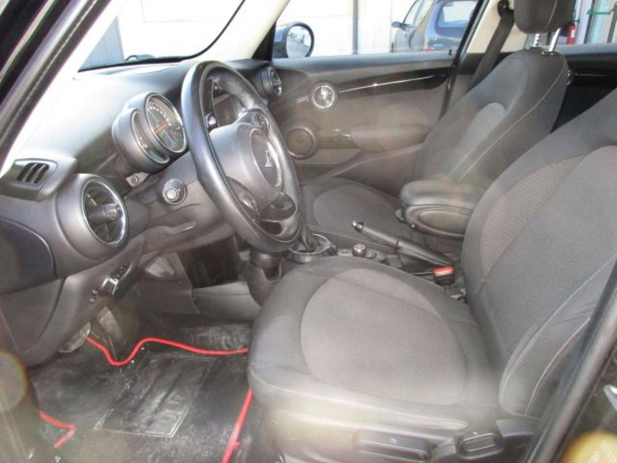 MINI Mini 1.5 Cooper D Business XL 5 porte (5)