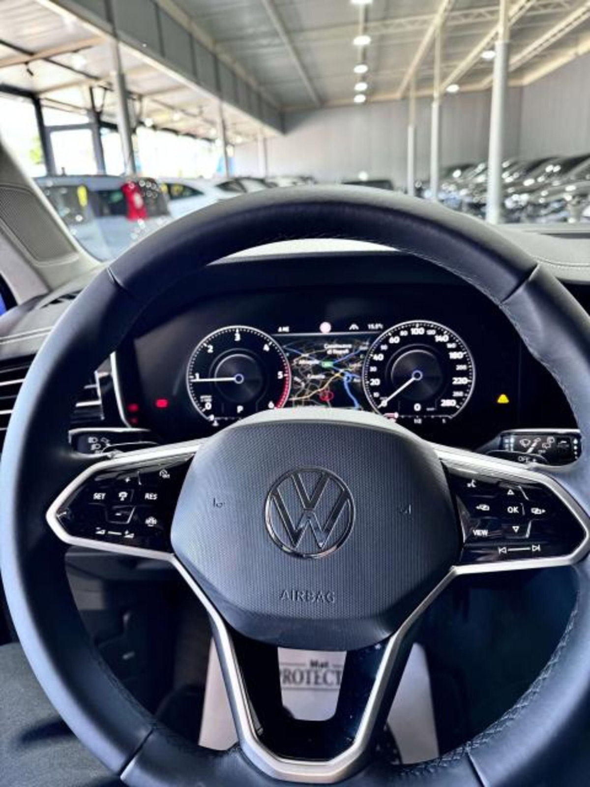 Volkswagen Touareg 3.0 V6 tdi scr R-Line Final Edition 231cv auto (13)