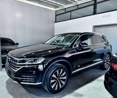 Volkswagen Touareg 3.0 V6 tdi scr R-Line Final Edition 231cv auto (3)