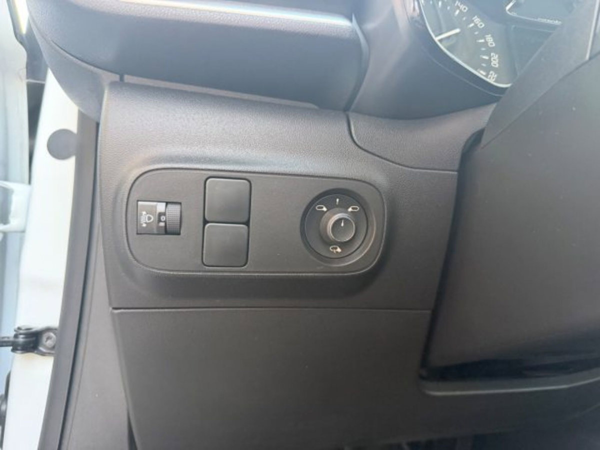 Citroen C3 PureTech 83 S&S C-Series (8)