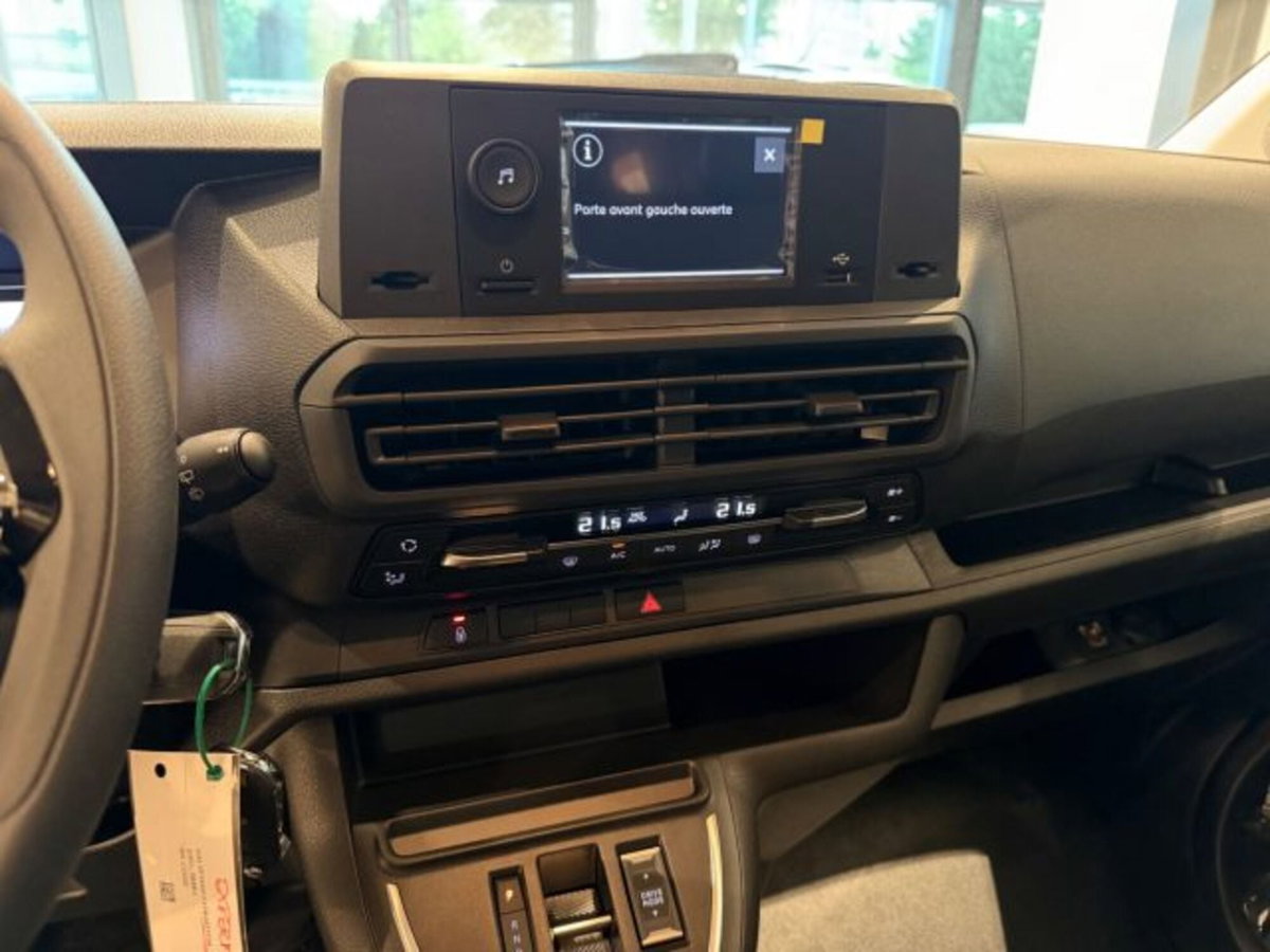 Peugeot Expert combi M1 long 2.2 diesel 180cv S&S eat8 (10)