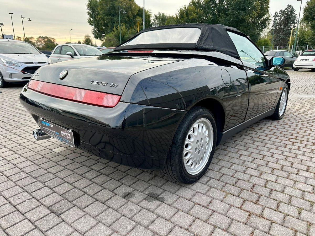Alfa Romeo Spider 2.0i 16V Twin Spark cat (10)