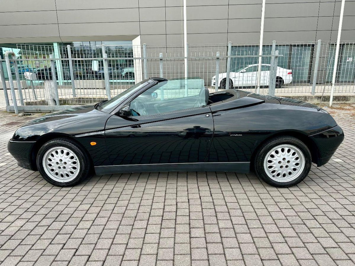 Alfa Romeo Spider 2.0i 16V Twin Spark cat (12)