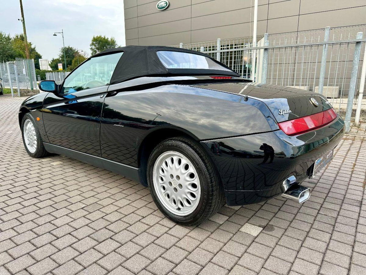 Alfa Romeo Spider 2.0i 16V Twin Spark cat (13)