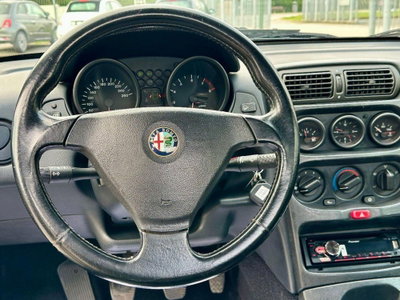 Alfa Romeo Spider 2.0i 16V Twin Spark cat (15)