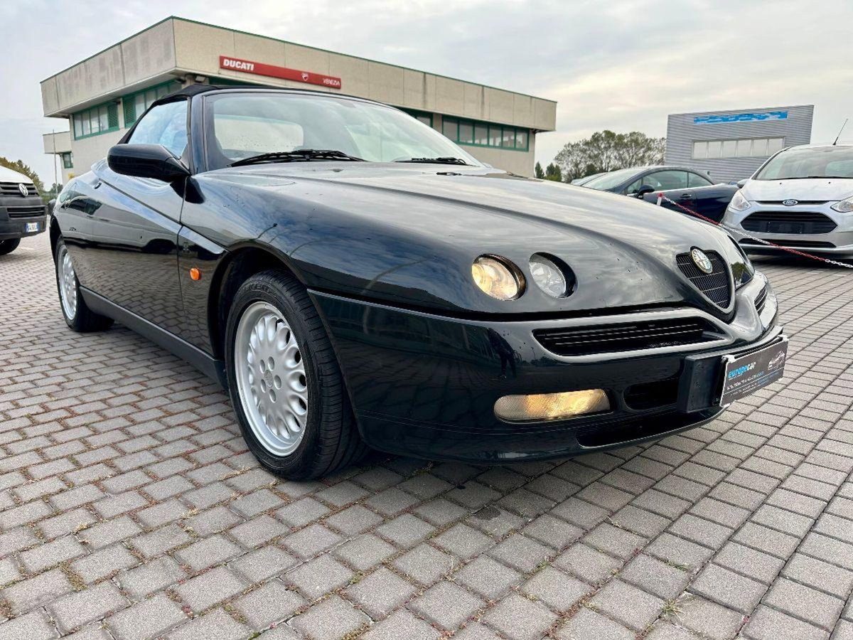 Alfa Romeo Spider 2.0i 16V Twin Spark cat (4)