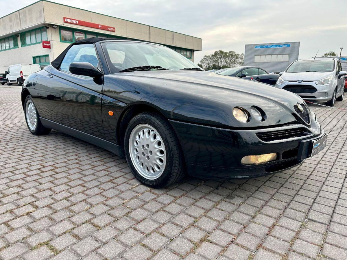 Alfa Romeo Spider 2.0i 16V Twin Spark cat (5)
