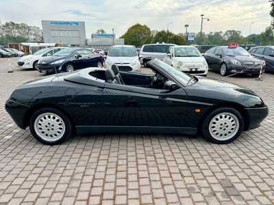 Alfa Romeo Spider 2.0i 16V Twin Spark cat (8)