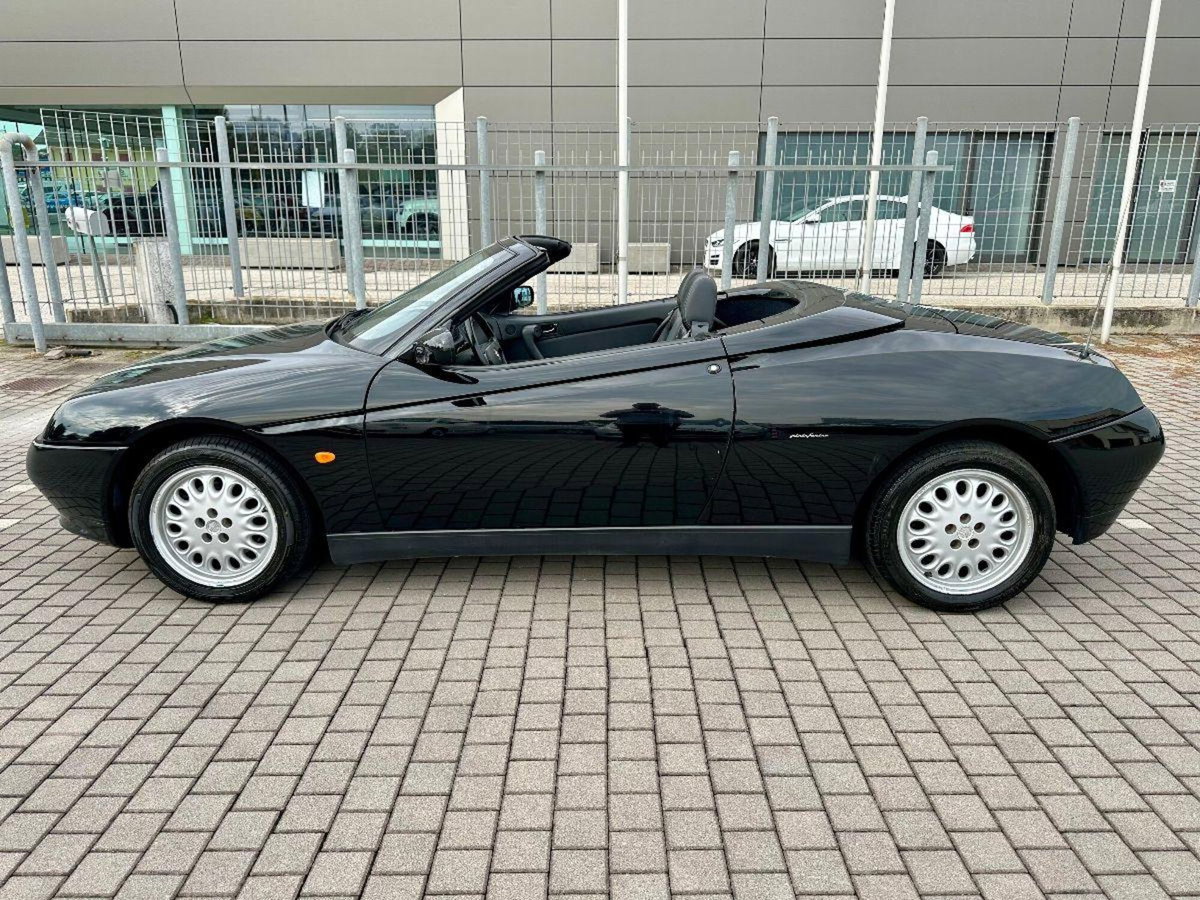Alfa Romeo Spider 2.0i 16V Twin Spark cat (9)