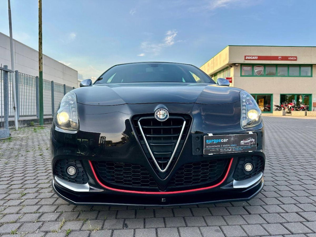 Alfa Romeo Giulietta 1750 tbi Quadrifoglio Verde 235cv (2)