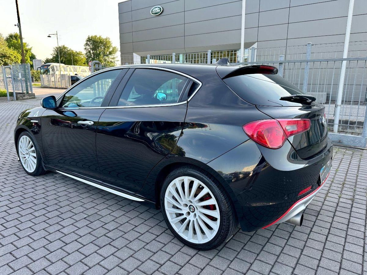 Alfa Romeo Giulietta 1750 tbi Quadrifoglio Verde 235cv (7)