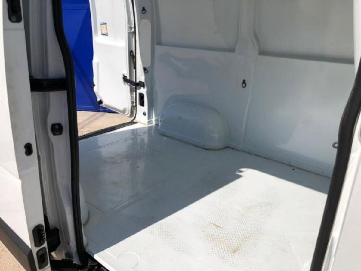 Opel Movano Furgone 35 2.3CDTI 130CV PM-TM FWD Furgone coibentato (5)