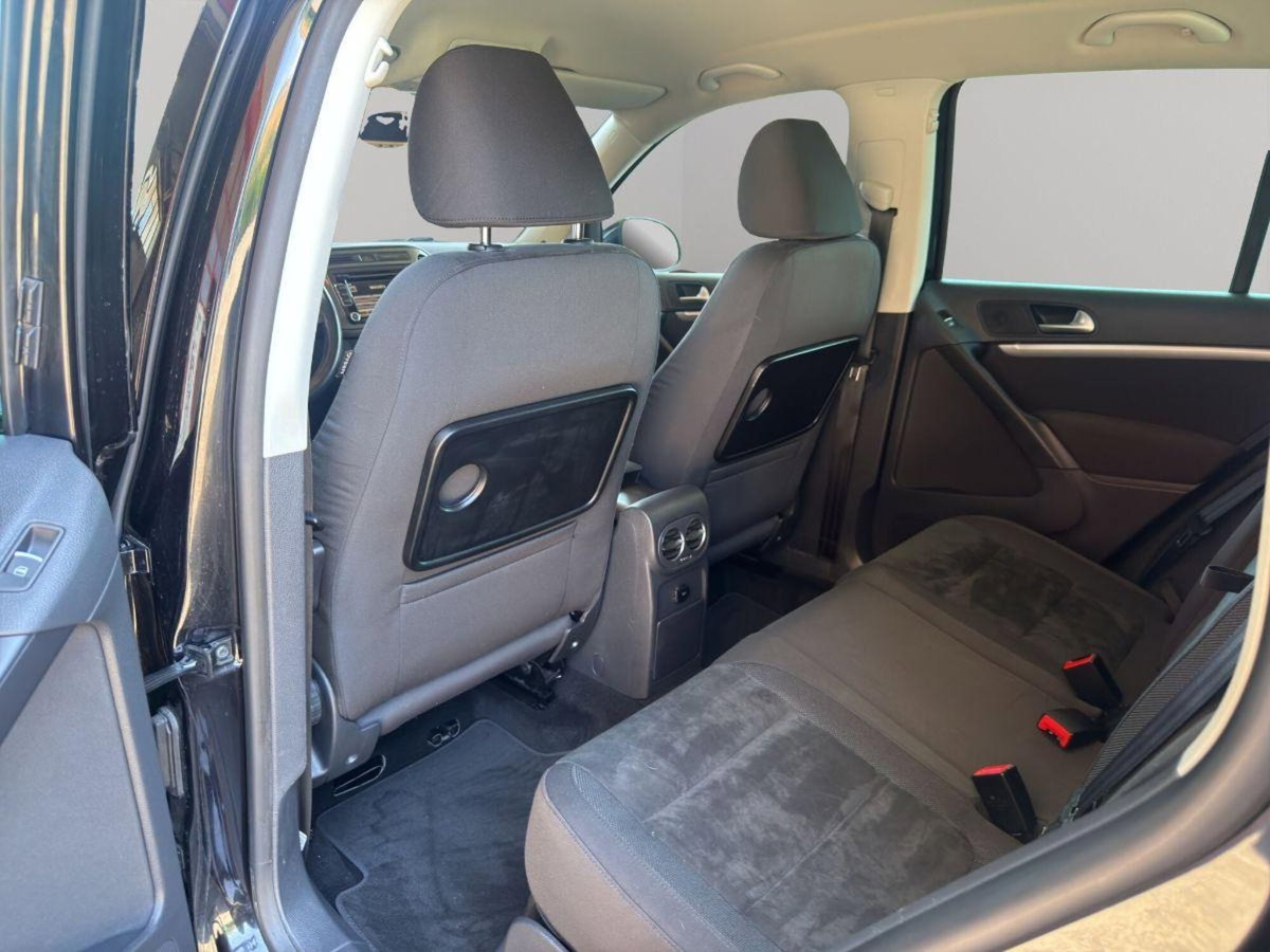 Volkswagen Tiguan 2.0 TDI 140 CV 4MOTION Sport & Style (14)
