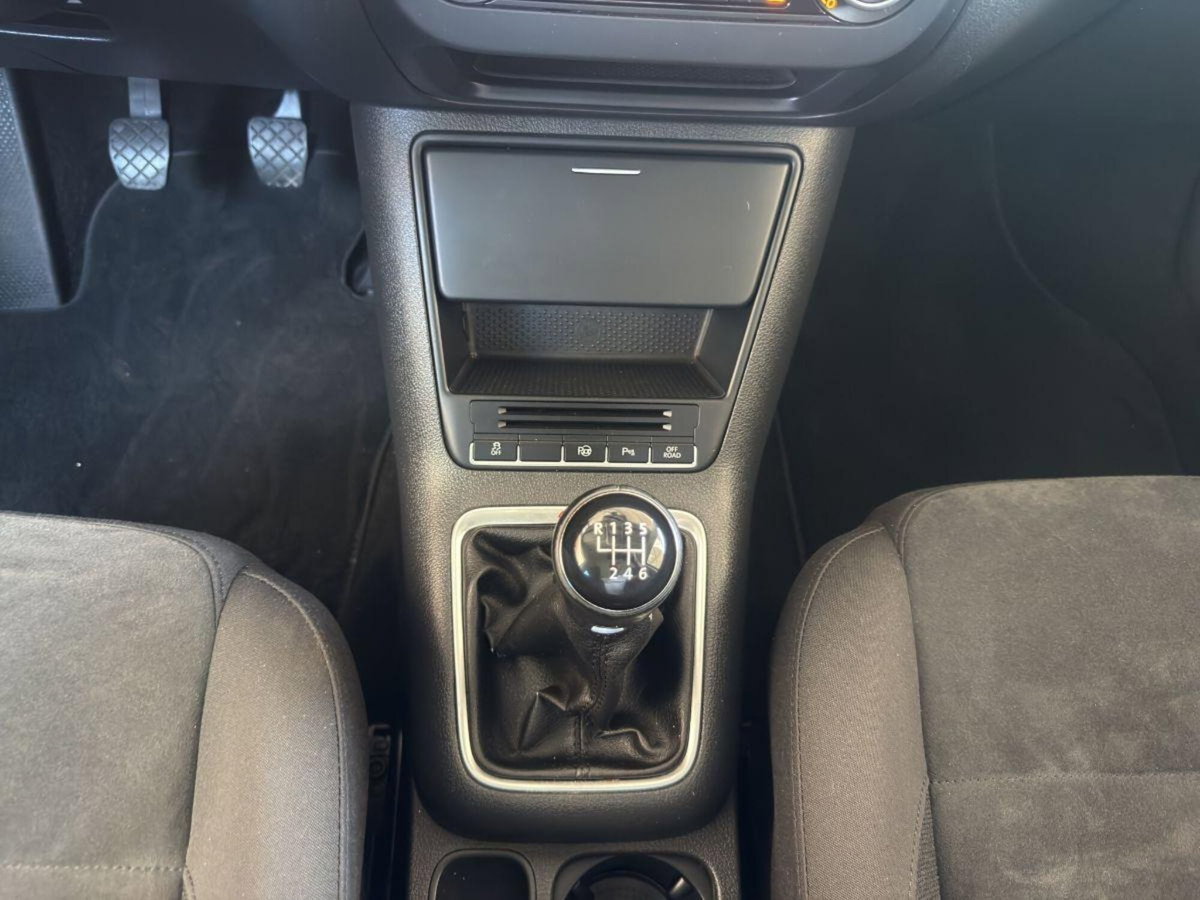 Volkswagen Tiguan 2.0 TDI 140 CV 4MOTION Sport & Style (17)