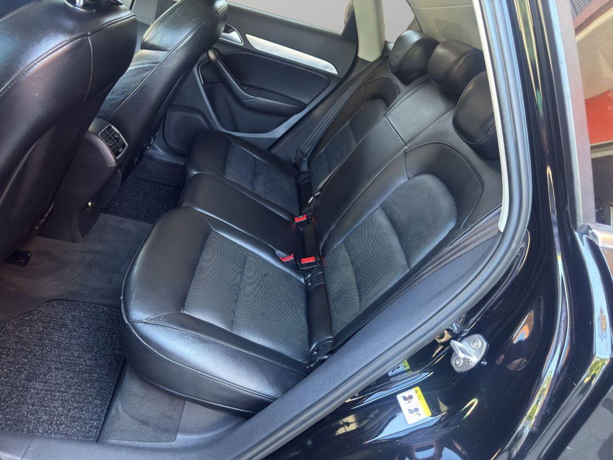Audi Q3 2.0 TDI 120 CV Sport (13)
