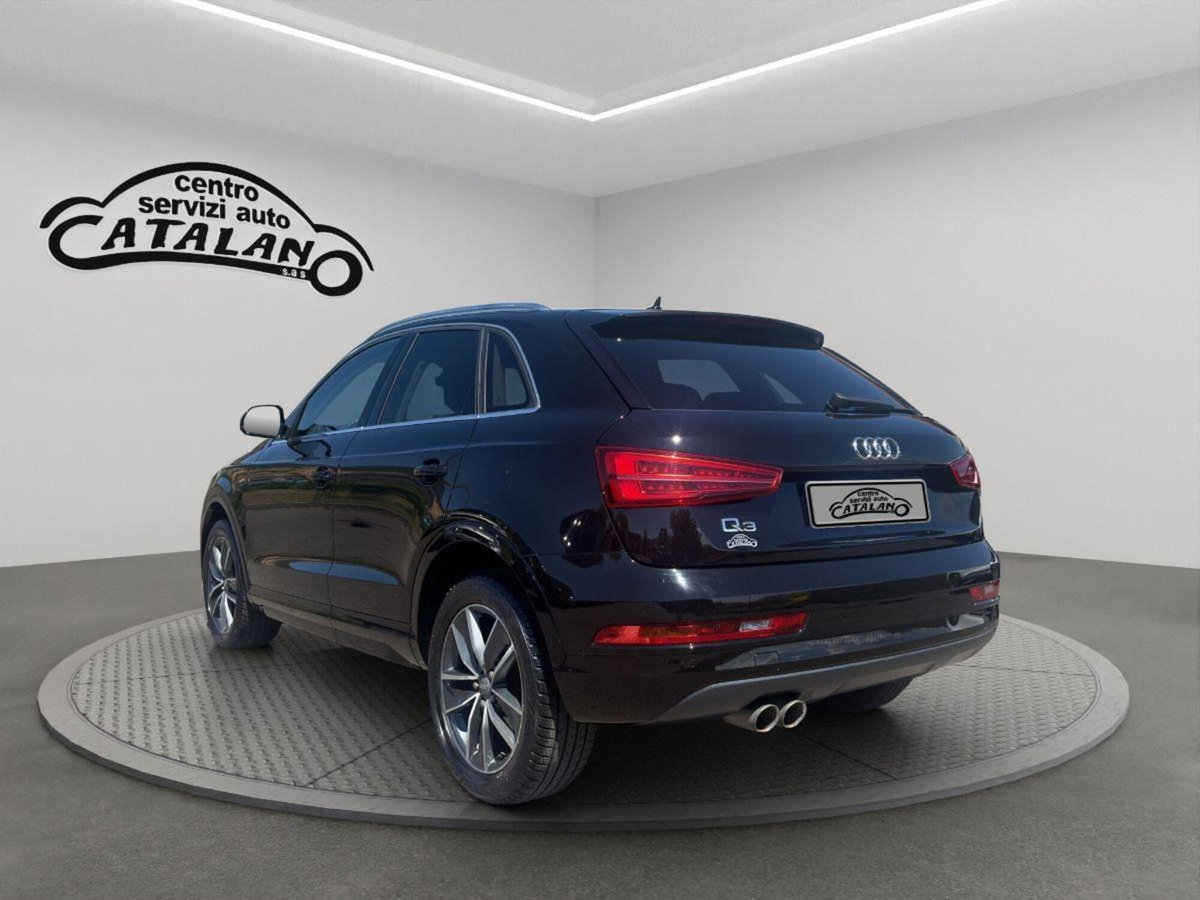Audi Q3 2.0 TDI 120 CV Sport (3)
