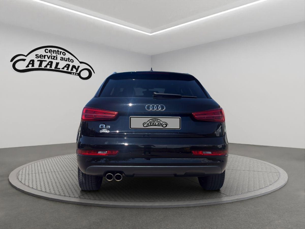 Audi Q3 2.0 TDI 120 CV Sport (4)