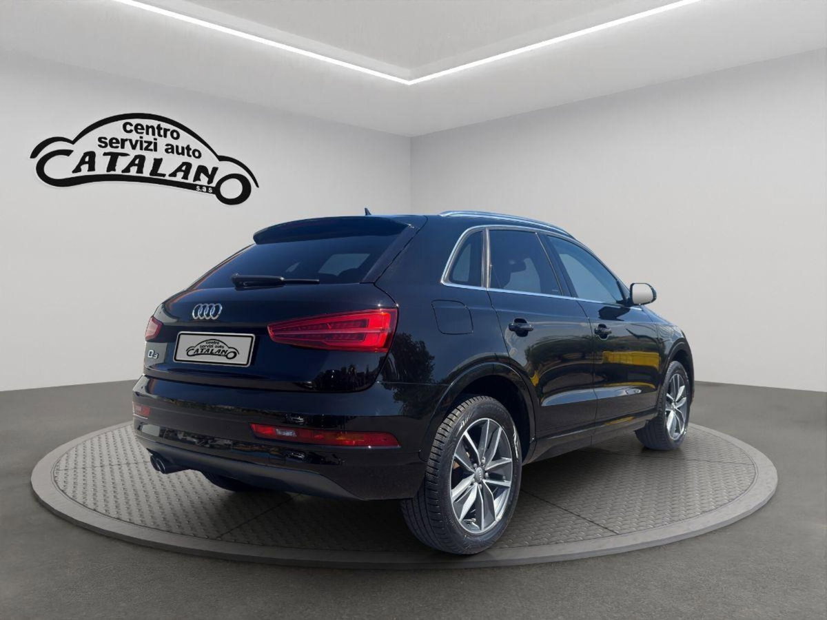 Audi Q3 2.0 TDI 120 CV Sport (5)