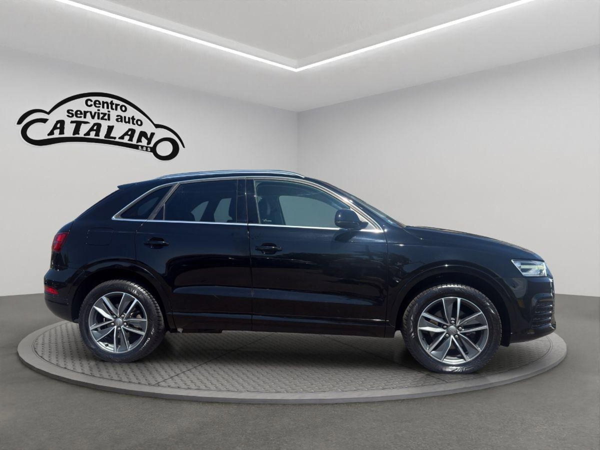 Audi Q3 2.0 TDI 120 CV Sport (6)